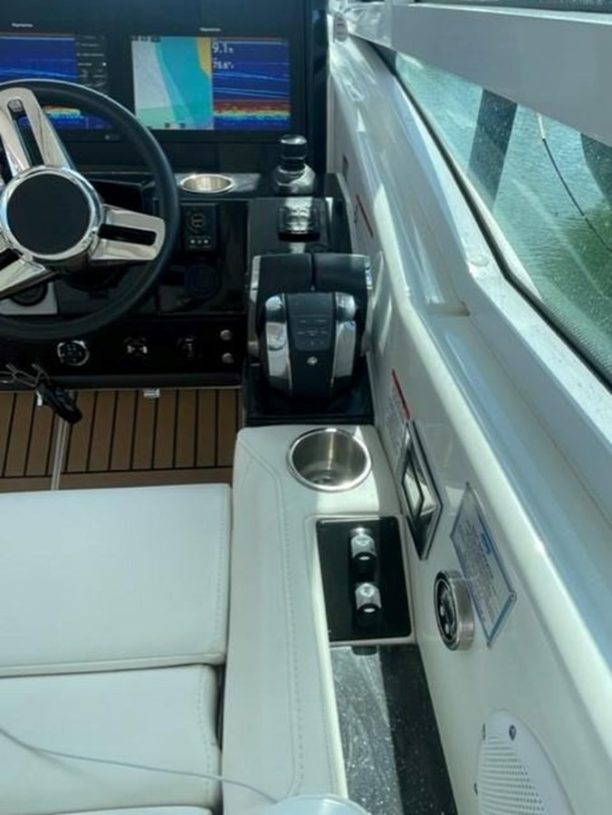 https://arconyachts.ams3.digitaloceanspaces.com/153244/conversions/large_3598286-optimize.jpg