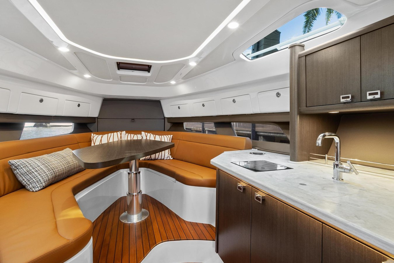 https://arconyachts.ams3.digitaloceanspaces.com/153246/conversions/large_3417693-optimize.jpg