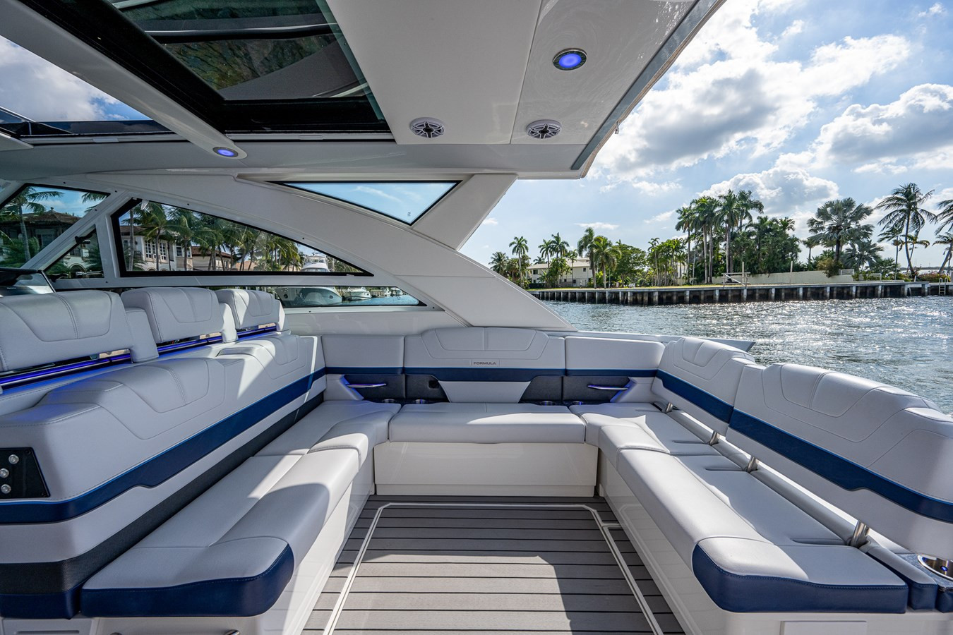 https://arconyachts.ams3.digitaloceanspaces.com/153289/conversions/large_3695786-optimize.jpg
