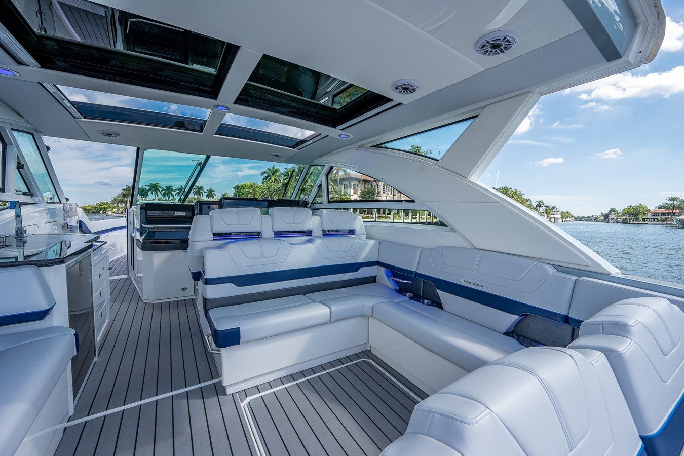 https://arconyachts.ams3.digitaloceanspaces.com/153311/conversions/large_3695794-optimize.jpg