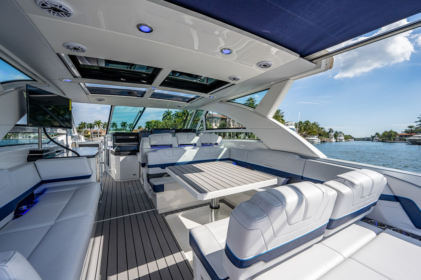 https://arconyachts.ams3.digitaloceanspaces.com/153338/conversions/large_3695803-optimize.jpg