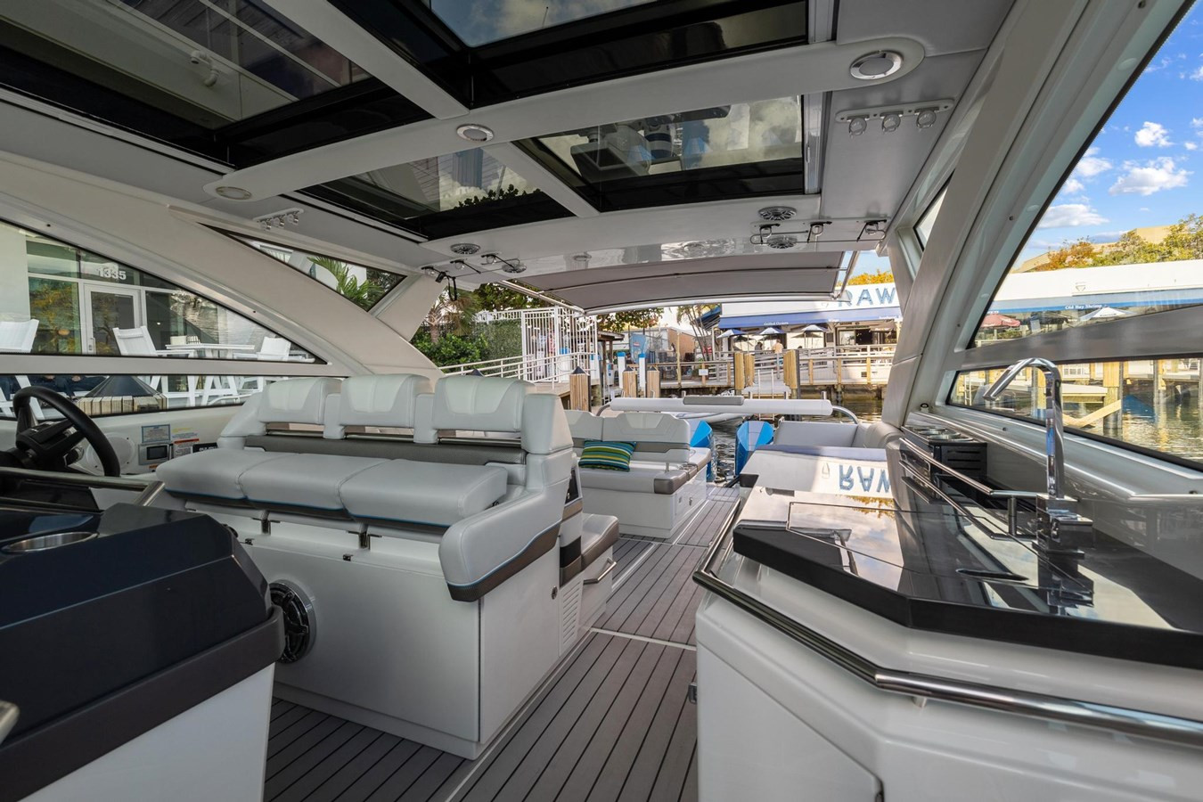 https://arconyachts.ams3.digitaloceanspaces.com/153374/conversions/large_3795729-optimize.jpg