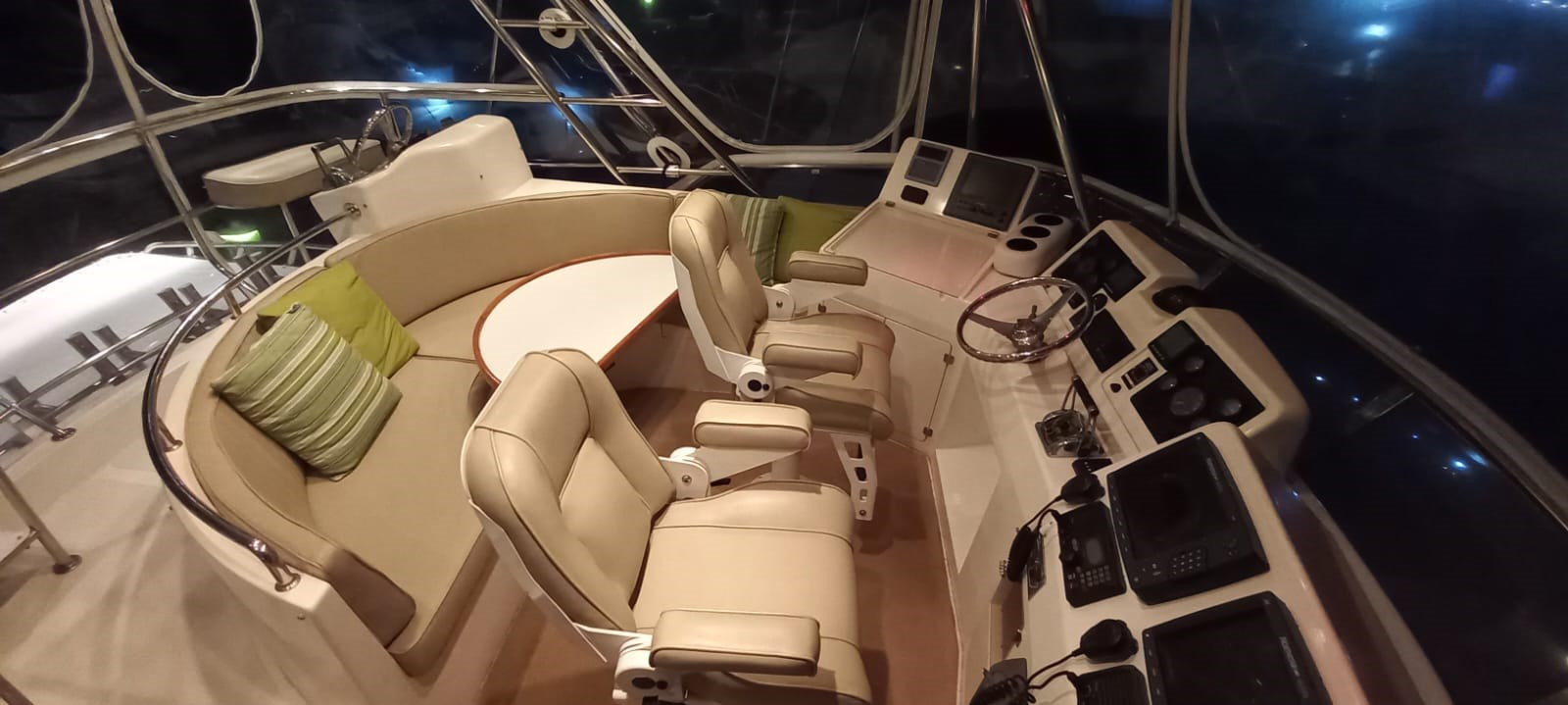 https://arconyachts.ams3.digitaloceanspaces.com/153424/conversions/large_3819501-optimize.jpg