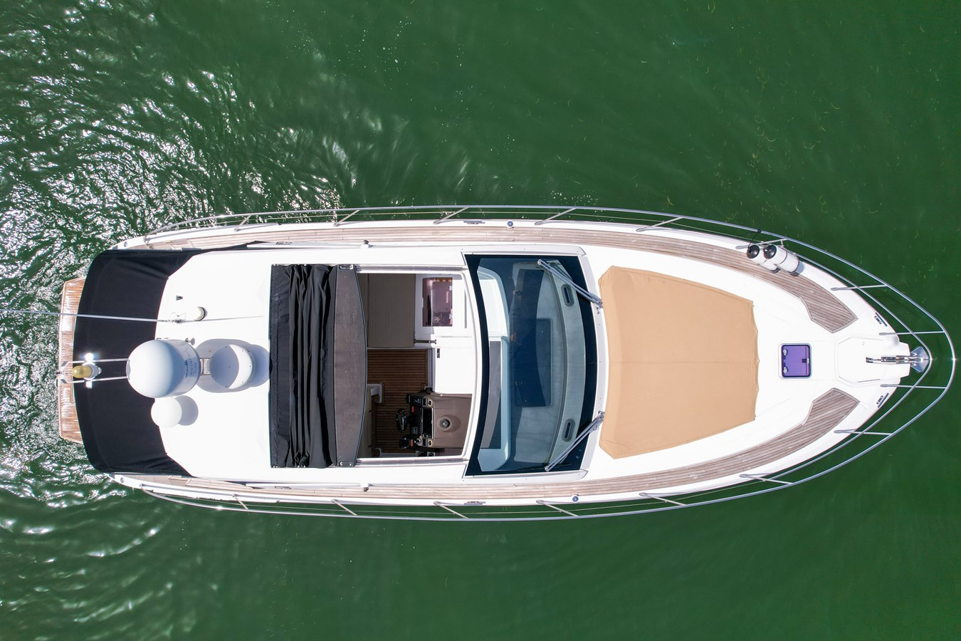 https://arconyachts.ams3.digitaloceanspaces.com/153487/conversions/large_3948108-optimize.jpg