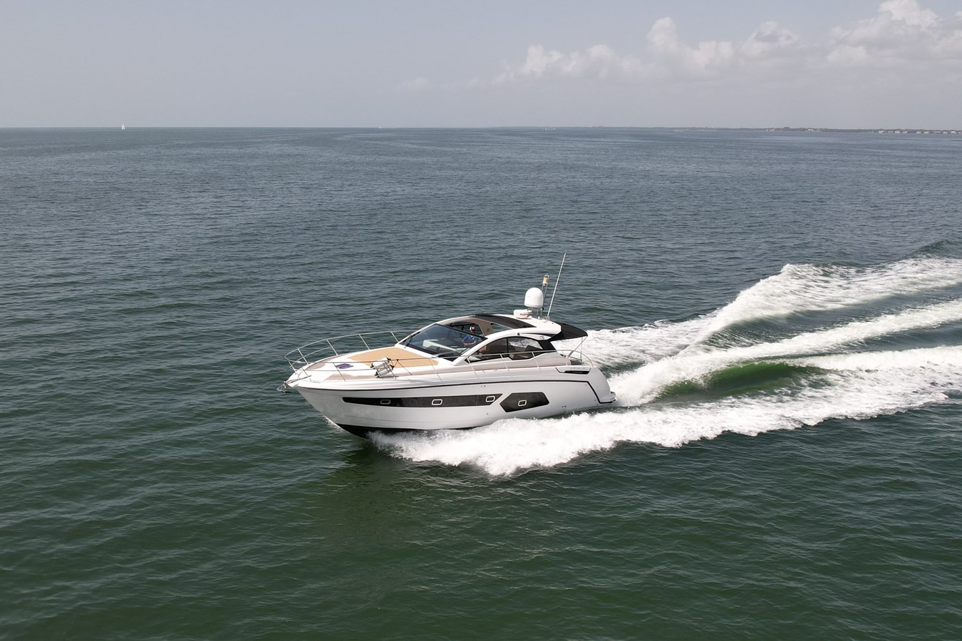 https://arconyachts.ams3.digitaloceanspaces.com/153529/conversions/large_3948122-optimize.jpg