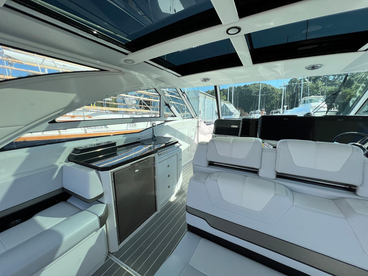 https://arconyachts.ams3.digitaloceanspaces.com/153536/conversions/large_3958708-optimize.jpg