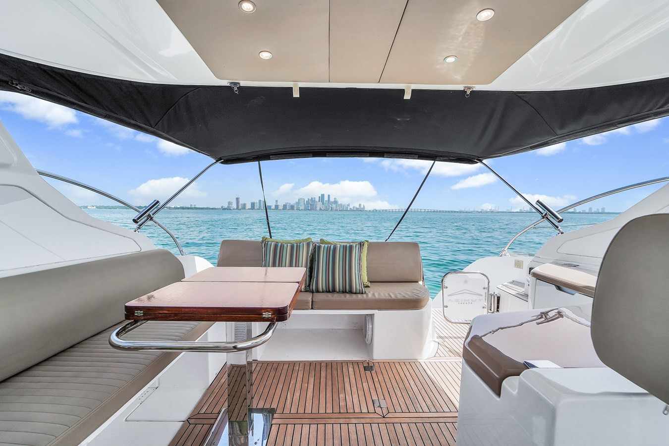https://arconyachts.ams3.digitaloceanspaces.com/153552/conversions/large_3948157-optimize.jpg