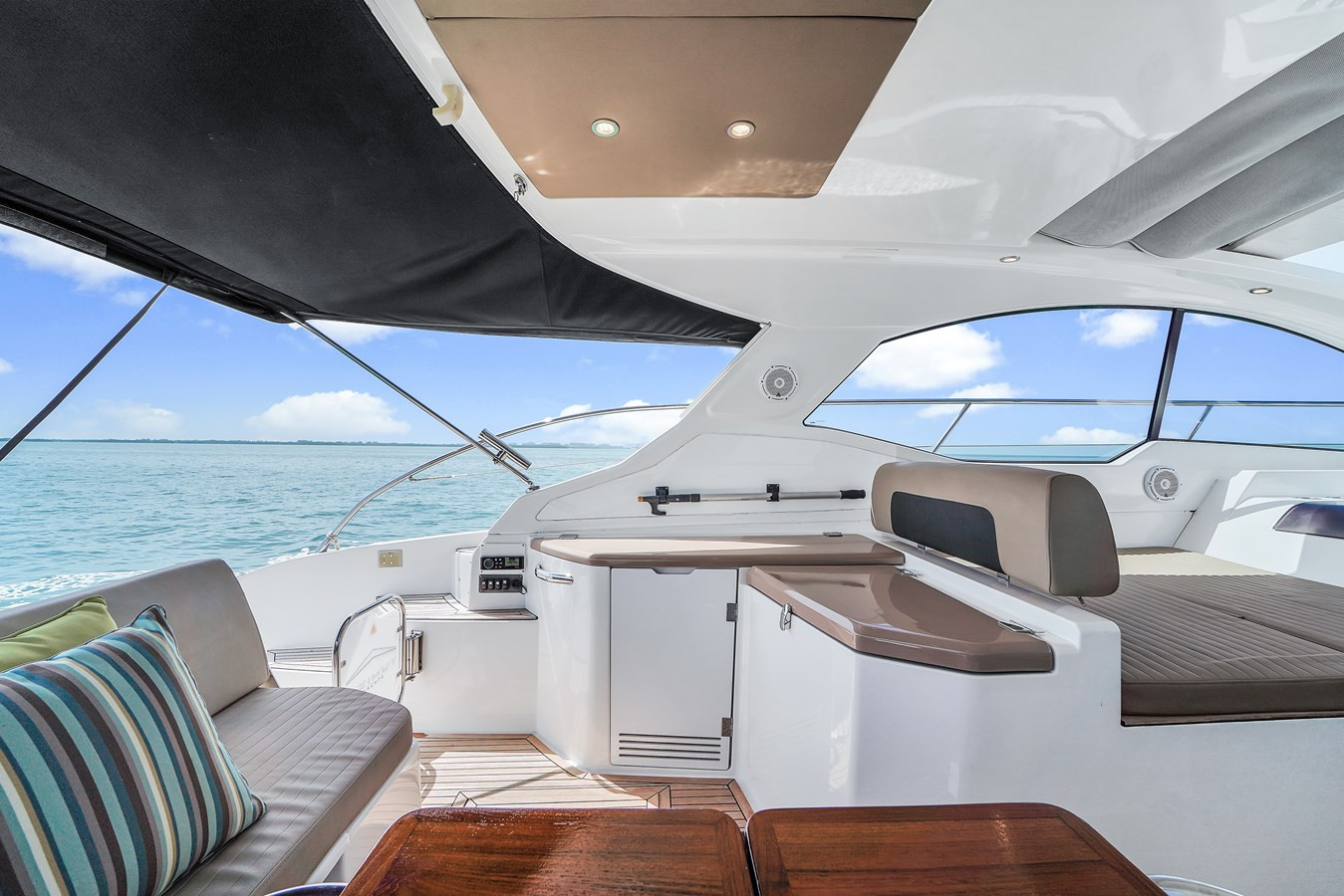 https://arconyachts.ams3.digitaloceanspaces.com/153558/conversions/large_3948159-optimize.jpg