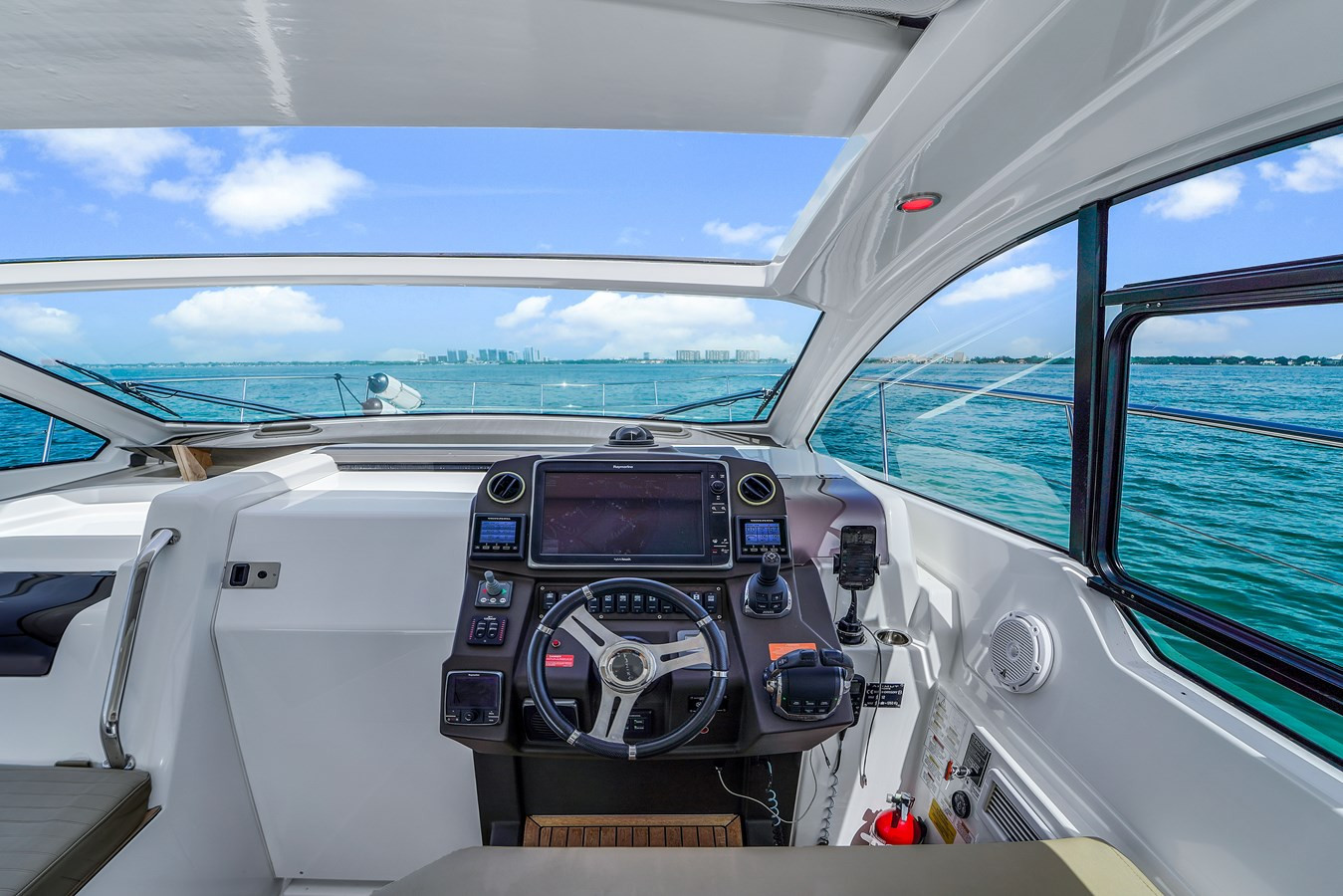 https://arconyachts.ams3.digitaloceanspaces.com/153574/conversions/large_3948165-optimize.jpg