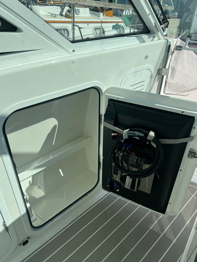 https://arconyachts.ams3.digitaloceanspaces.com/153575/conversions/large_3958721-optimize.jpg