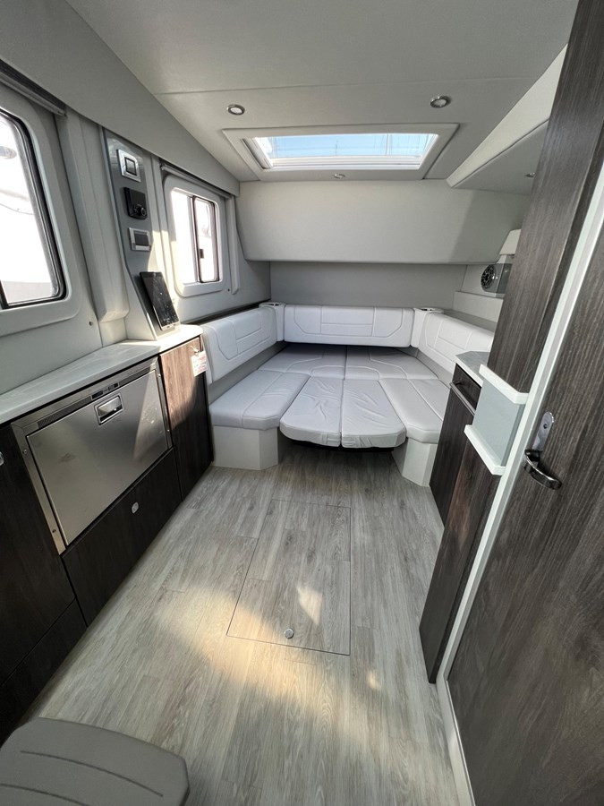 https://arconyachts.ams3.digitaloceanspaces.com/153599/conversions/large_3958730-optimize.jpg
