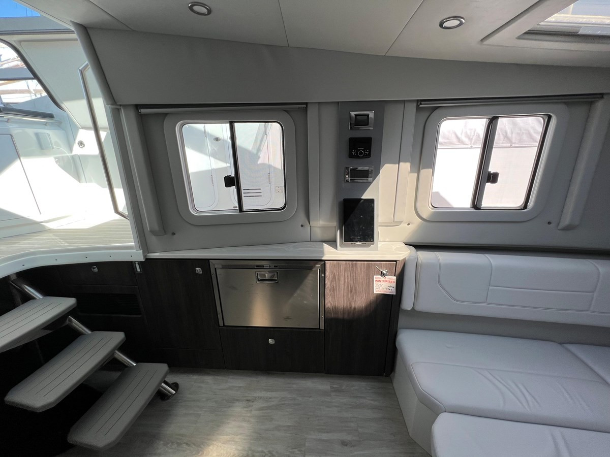 https://arconyachts.ams3.digitaloceanspaces.com/153602/conversions/large_3958731-optimize.jpg