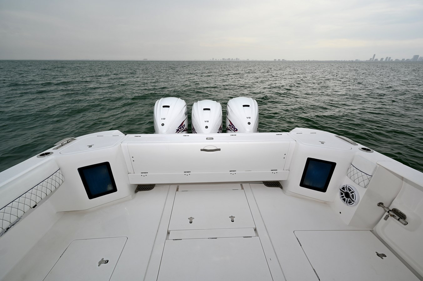 https://arconyachts.ams3.digitaloceanspaces.com/153796/conversions/large_4319104-optimize.jpg