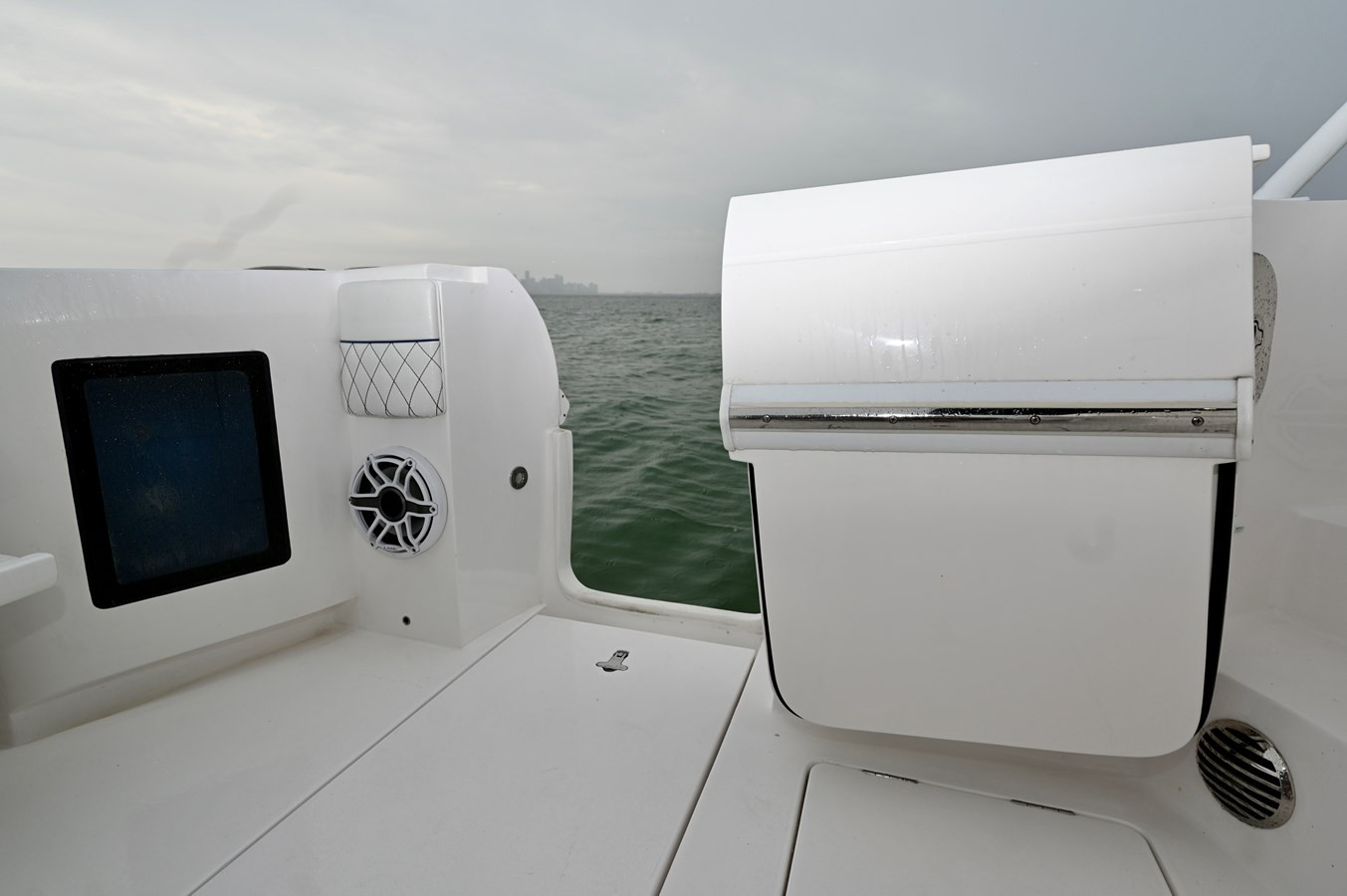https://arconyachts.ams3.digitaloceanspaces.com/153810/conversions/large_4319109-optimize.jpg