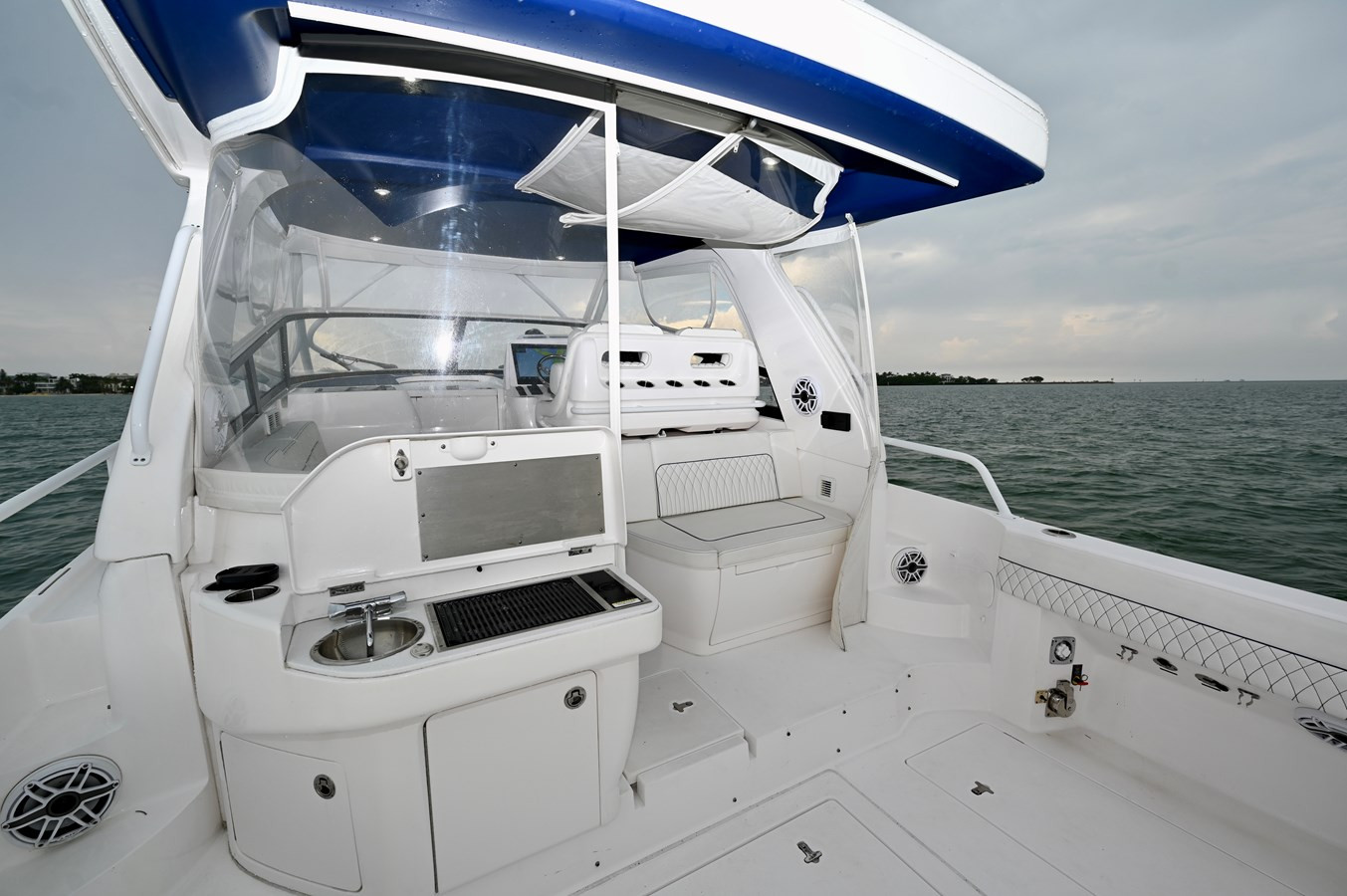 https://arconyachts.ams3.digitaloceanspaces.com/153816/conversions/large_4319111-optimize.jpg