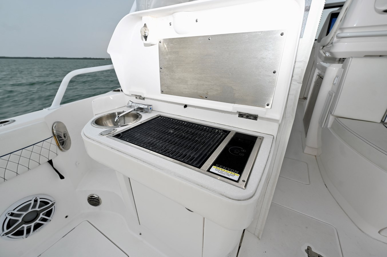 https://arconyachts.ams3.digitaloceanspaces.com/153819/conversions/large_4319112-optimize.jpg