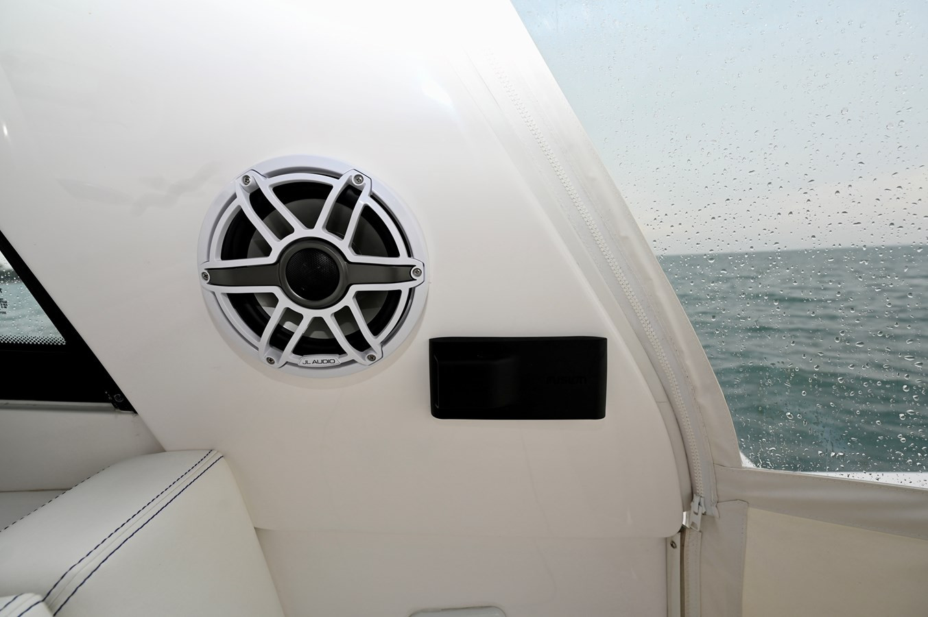 https://arconyachts.ams3.digitaloceanspaces.com/153825/conversions/large_4319114-optimize.jpg
