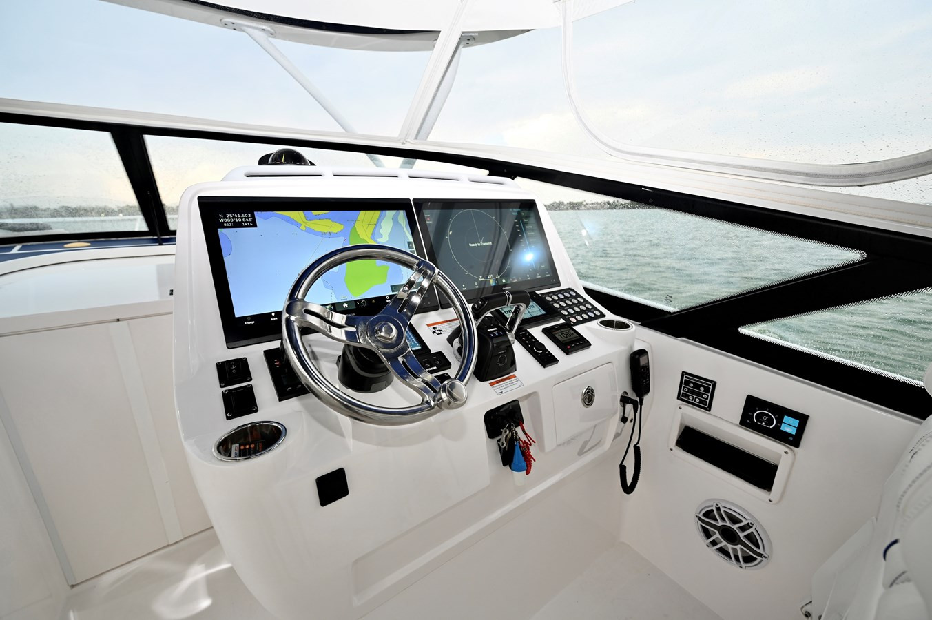 https://arconyachts.ams3.digitaloceanspaces.com/153837/conversions/large_4319118-optimize.jpg