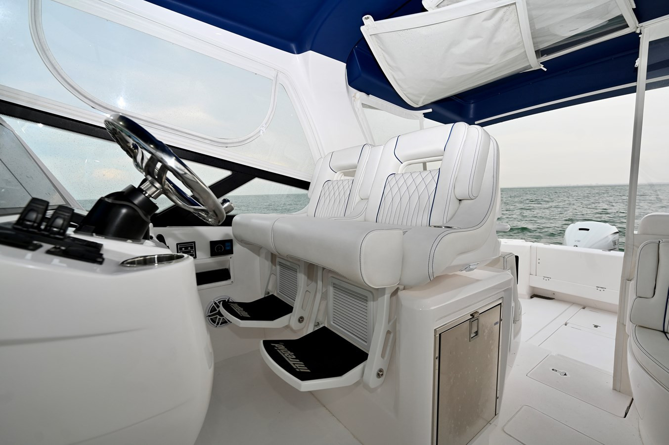 https://arconyachts.ams3.digitaloceanspaces.com/153846/conversions/large_4319121-optimize.jpg