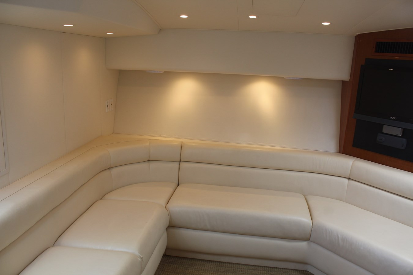 https://arconyachts.ams3.digitaloceanspaces.com/153871/conversions/large_4146533-optimize.jpg