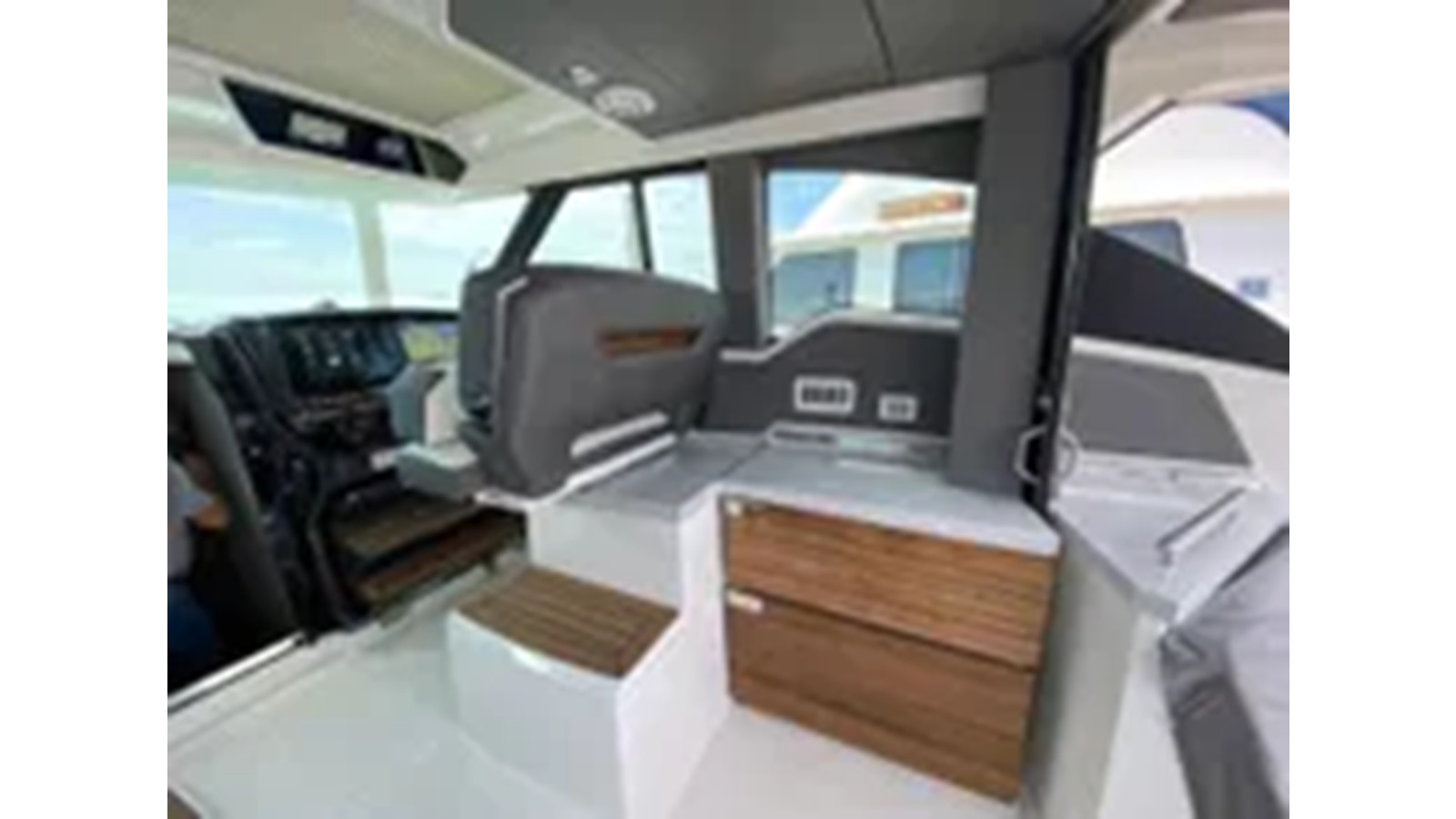https://arconyachts.ams3.digitaloceanspaces.com/153954/conversions/large_4325654-optimize.jpg