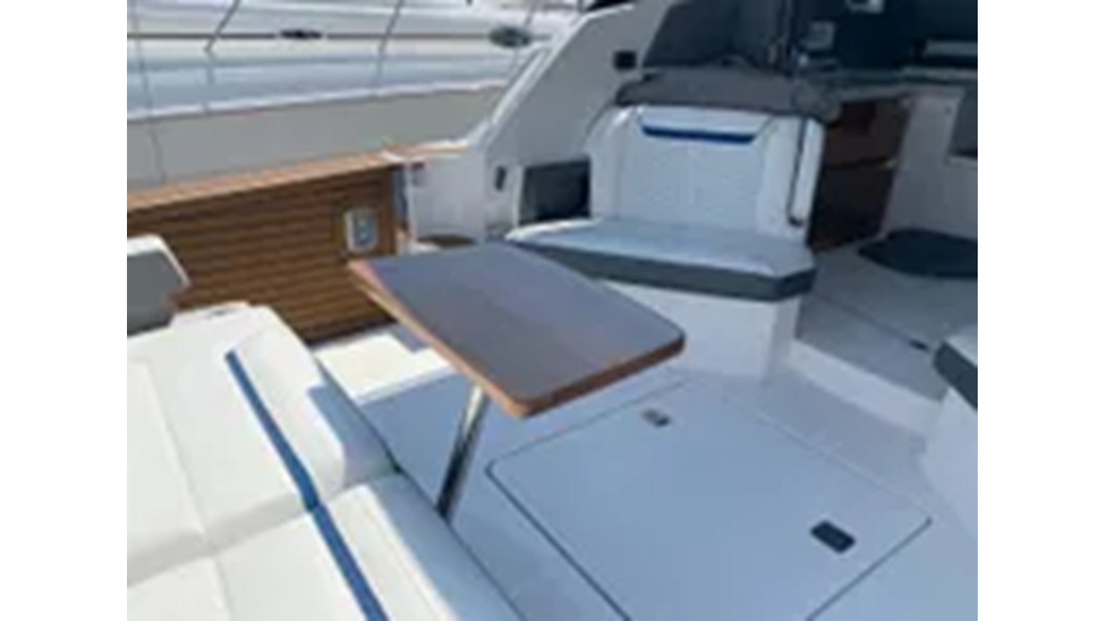 https://arconyachts.ams3.digitaloceanspaces.com/153969/conversions/large_4325659-optimize.jpg