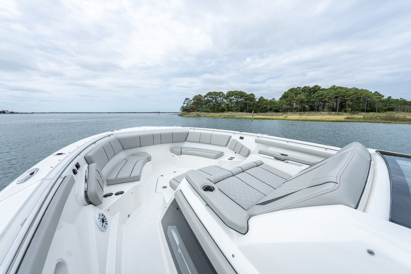 https://arconyachts.ams3.digitaloceanspaces.com/153998/conversions/large_4360825-optimize.jpg
