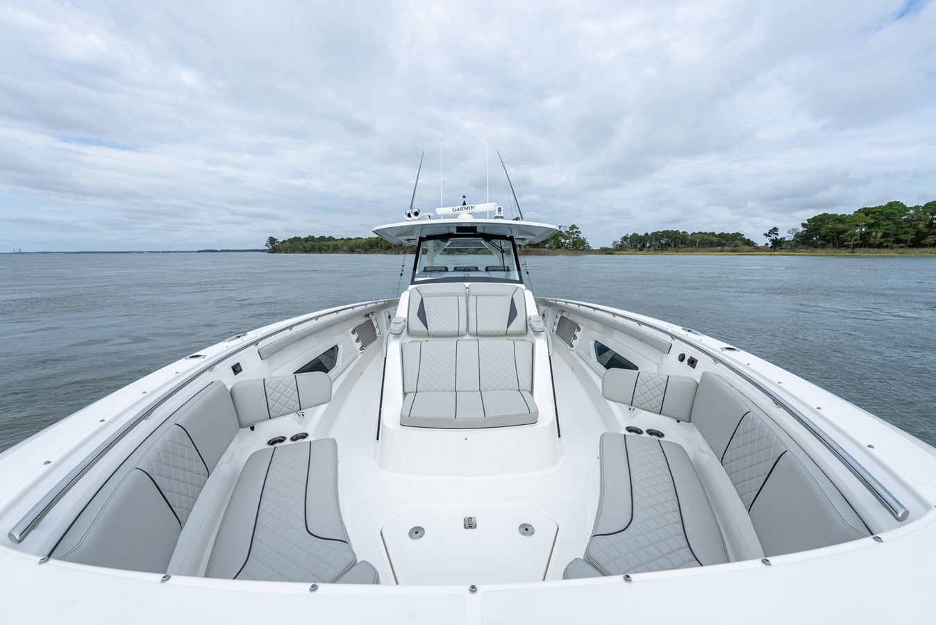 https://arconyachts.ams3.digitaloceanspaces.com/154000/conversions/large_4360826-optimize.jpg