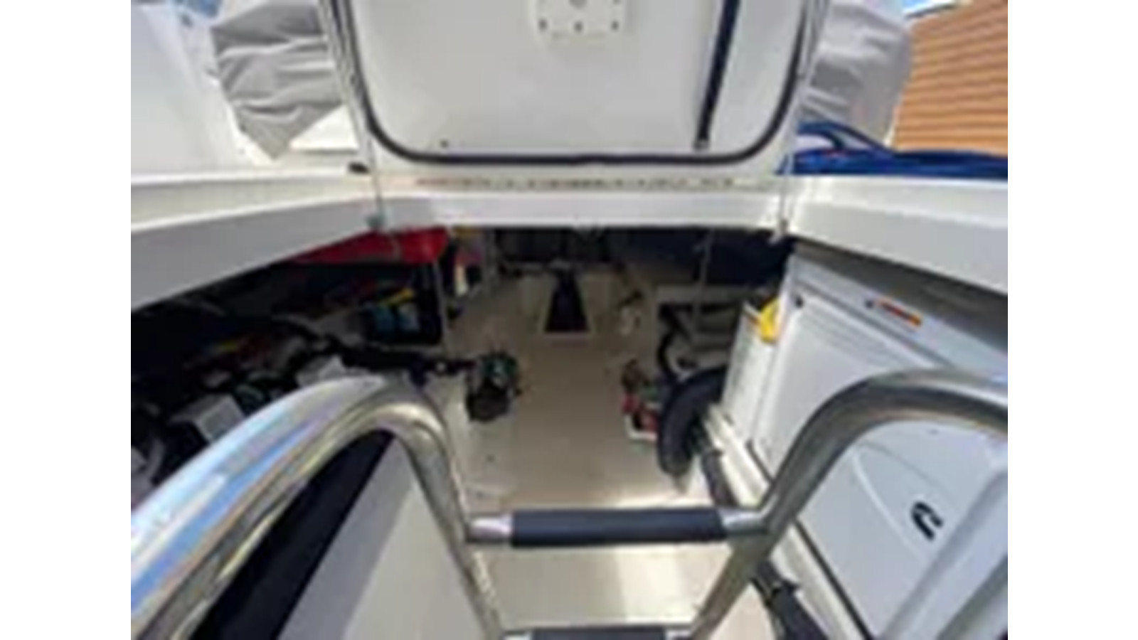 https://arconyachts.ams3.digitaloceanspaces.com/154031/conversions/large_4325678-optimize.jpg