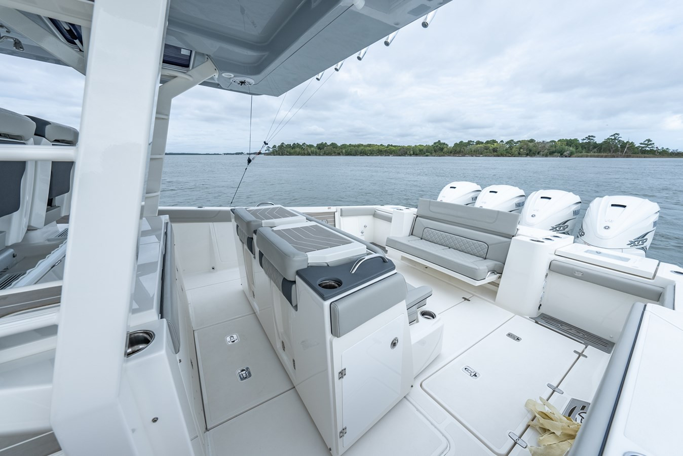 https://arconyachts.ams3.digitaloceanspaces.com/154107/conversions/large_4360863-optimize.jpg