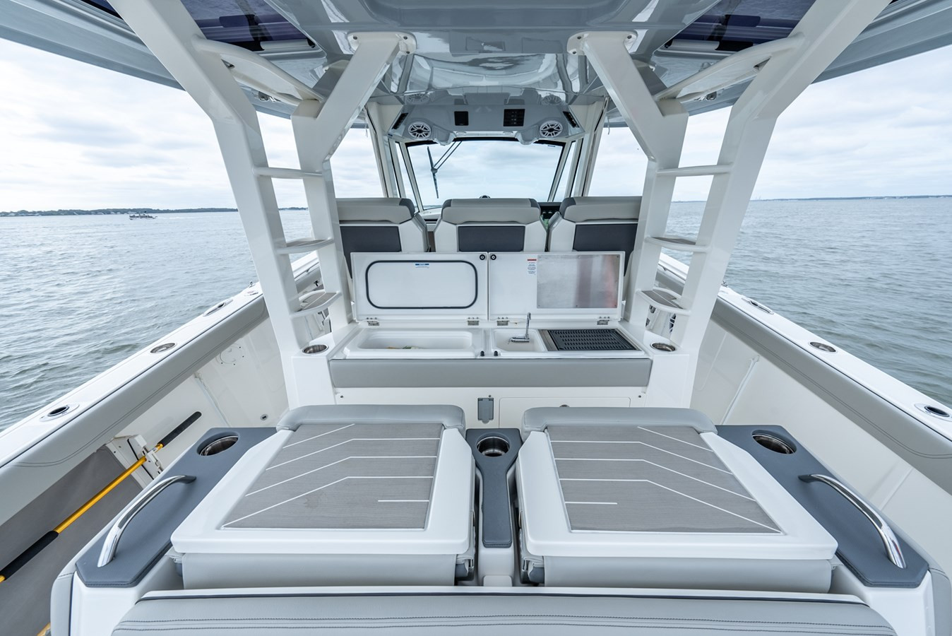 https://arconyachts.ams3.digitaloceanspaces.com/154109/conversions/large_4360864-optimize.jpg