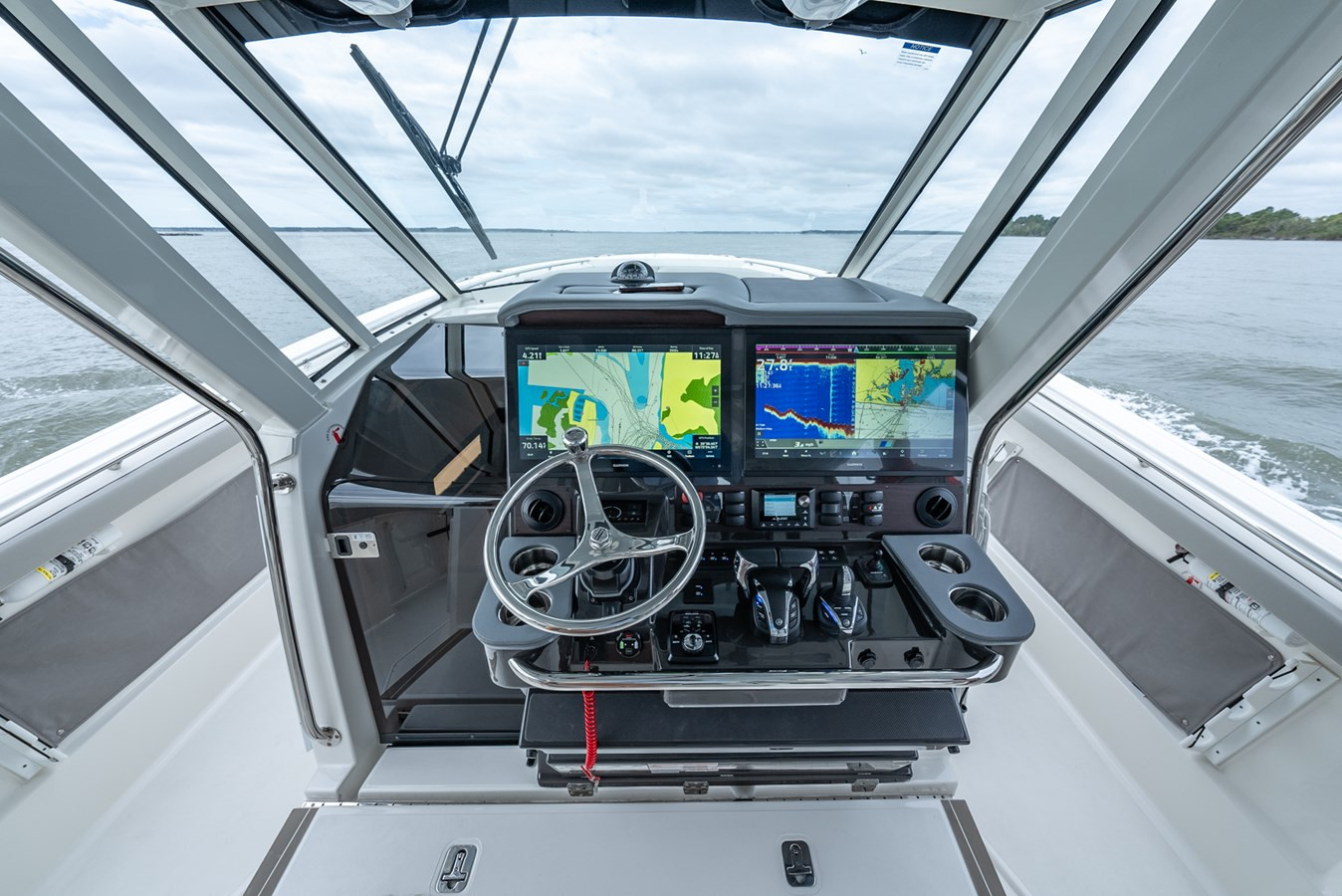 https://arconyachts.ams3.digitaloceanspaces.com/154126/conversions/large_4360869-optimize.jpg