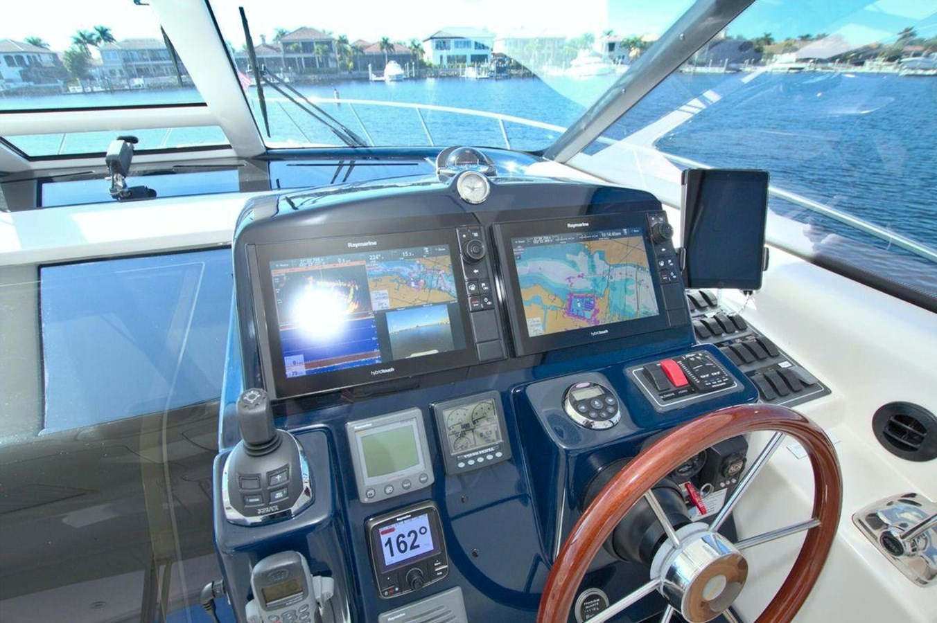 https://arconyachts.ams3.digitaloceanspaces.com/154141/conversions/large_4590690-optimize.jpg