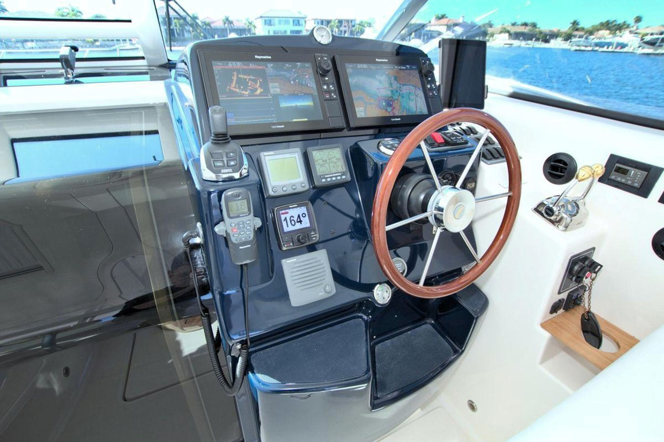 https://arconyachts.ams3.digitaloceanspaces.com/154143/conversions/large_4590692-optimize.jpg