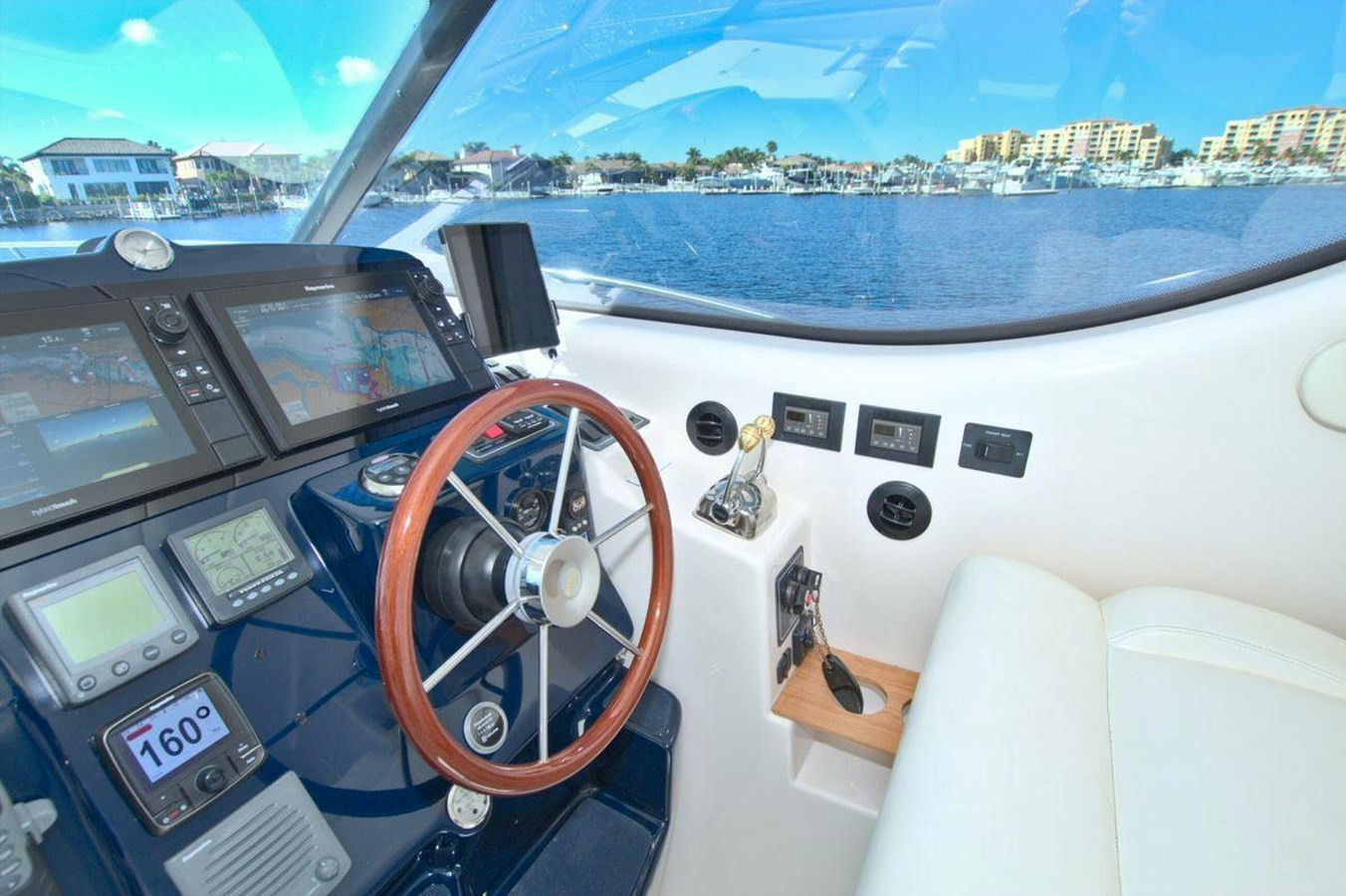https://arconyachts.ams3.digitaloceanspaces.com/154145/conversions/large_4590693-optimize.jpg