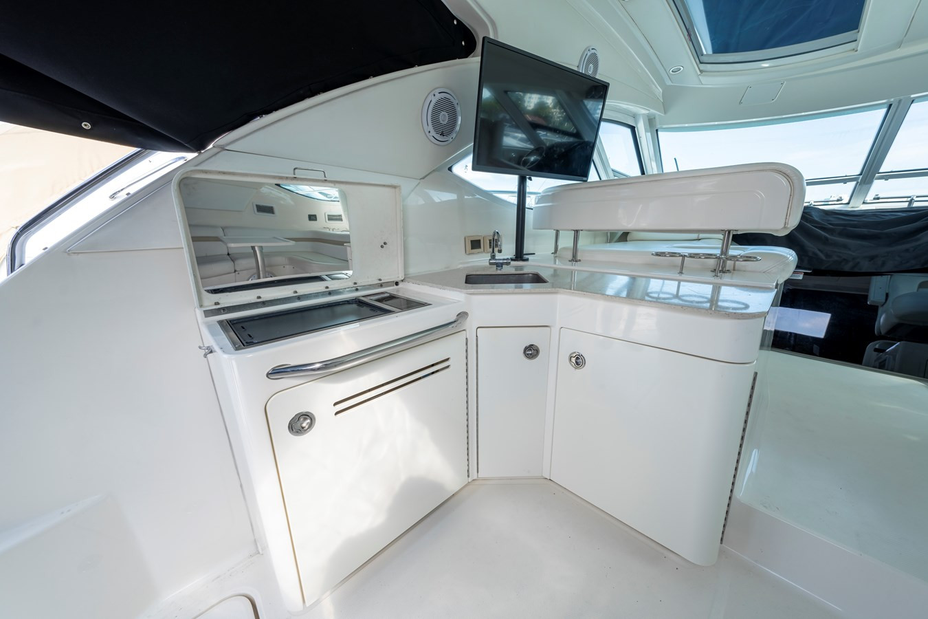 https://arconyachts.ams3.digitaloceanspaces.com/154185/conversions/large_4427093-optimize.jpg