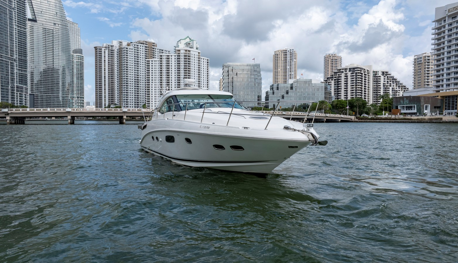 https://arconyachts.ams3.digitaloceanspaces.com/154198/conversions/large_4427097-optimize.jpg