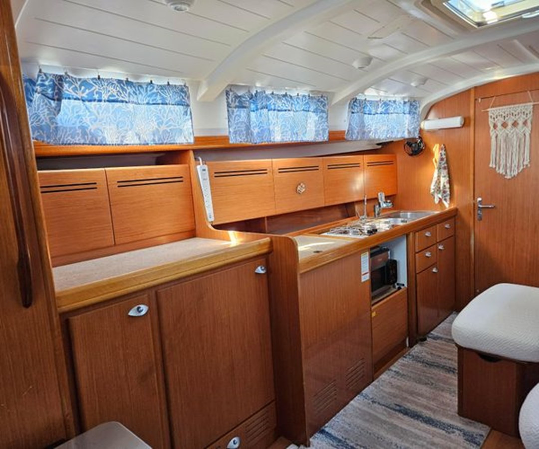 https://arconyachts.ams3.digitaloceanspaces.com/154226/conversions/large_4514627-optimize.jpg