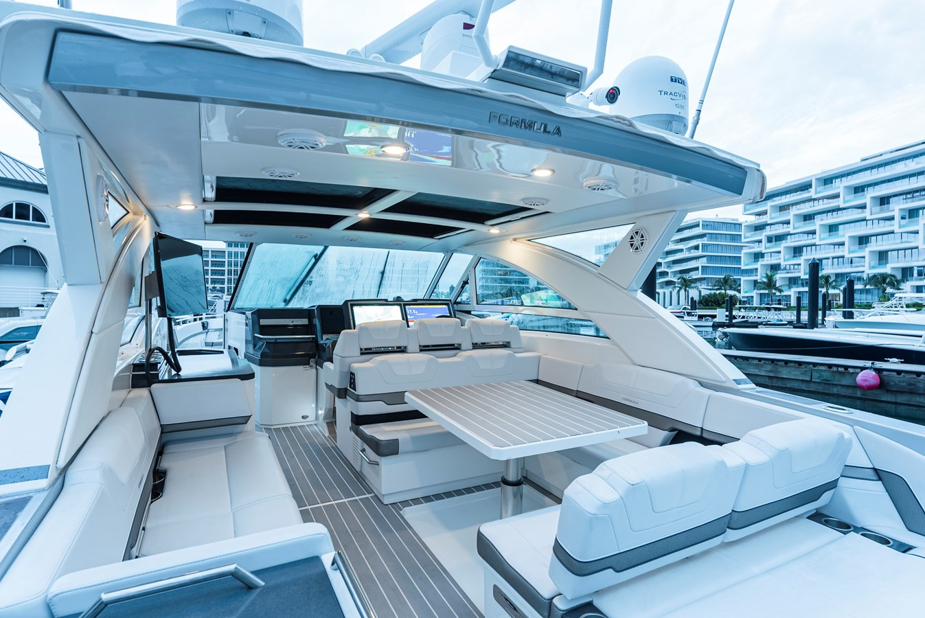 https://arconyachts.ams3.digitaloceanspaces.com/154256/conversions/large_4517599-optimize.jpg
