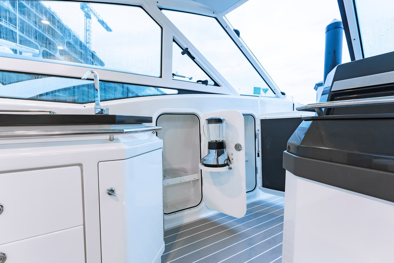 https://arconyachts.ams3.digitaloceanspaces.com/154265/conversions/large_4517603-optimize.jpg