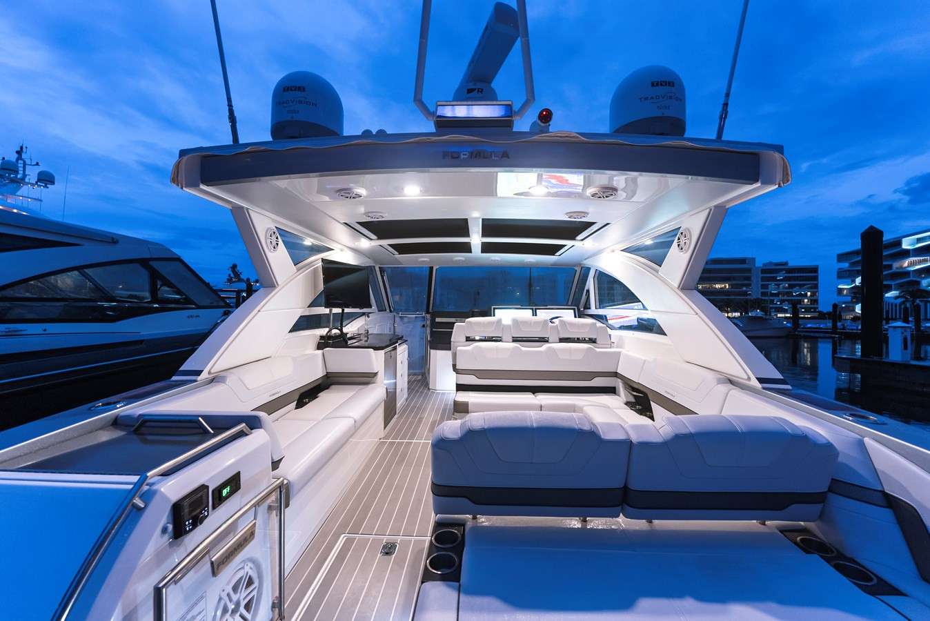 https://arconyachts.ams3.digitaloceanspaces.com/154302/conversions/large_4517615-optimize.jpg