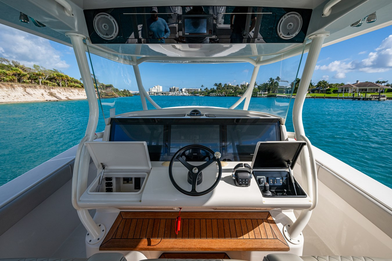 https://arconyachts.ams3.digitaloceanspaces.com/154332/conversions/large_4558833-optimize.jpg