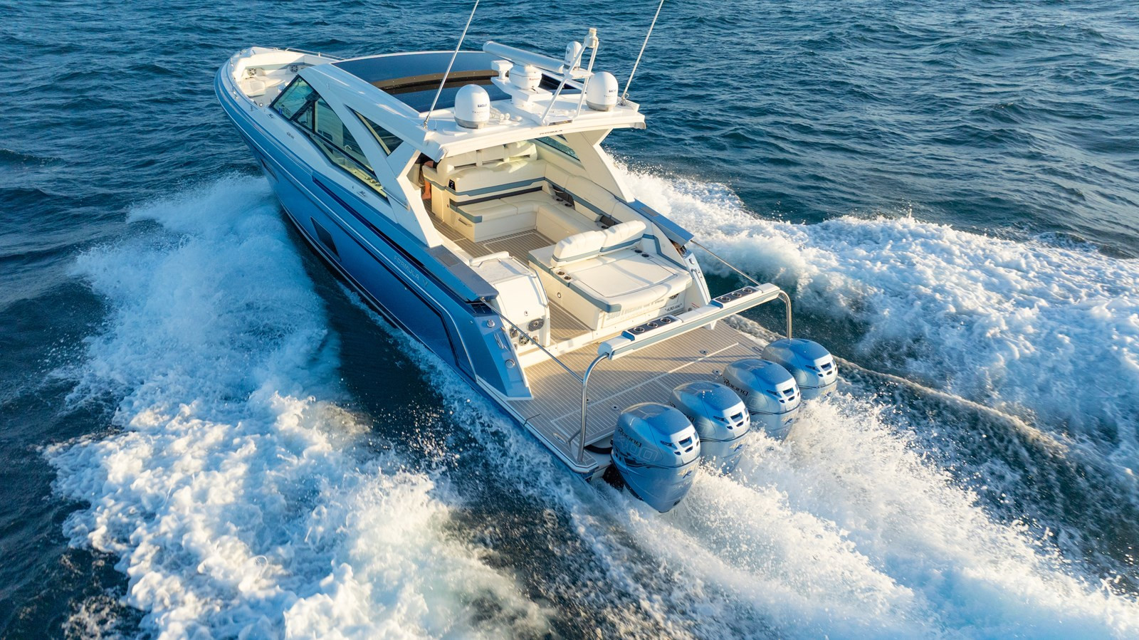 https://arconyachts.ams3.digitaloceanspaces.com/154361/conversions/large_4569271-optimize.jpg