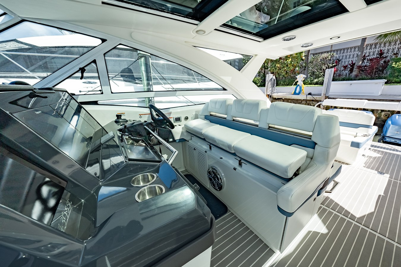 https://arconyachts.ams3.digitaloceanspaces.com/154392/conversions/large_4569282-optimize.jpg
