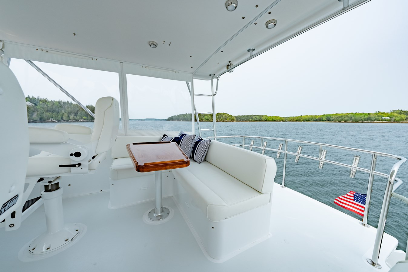 https://arconyachts.ams3.digitaloceanspaces.com/154401/conversions/large_4699351-optimize.jpg