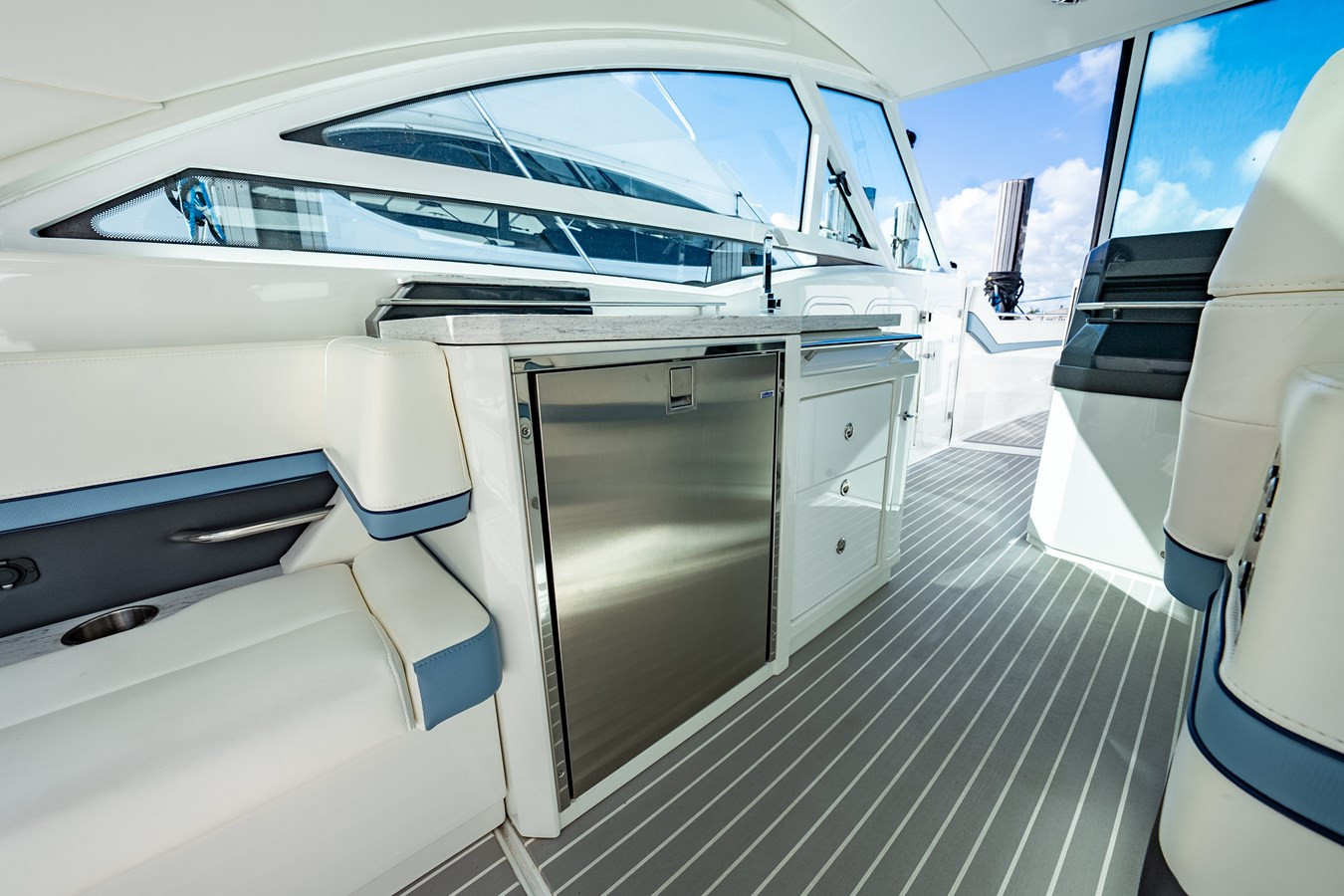 https://arconyachts.ams3.digitaloceanspaces.com/154406/conversions/large_4569284-optimize.jpg