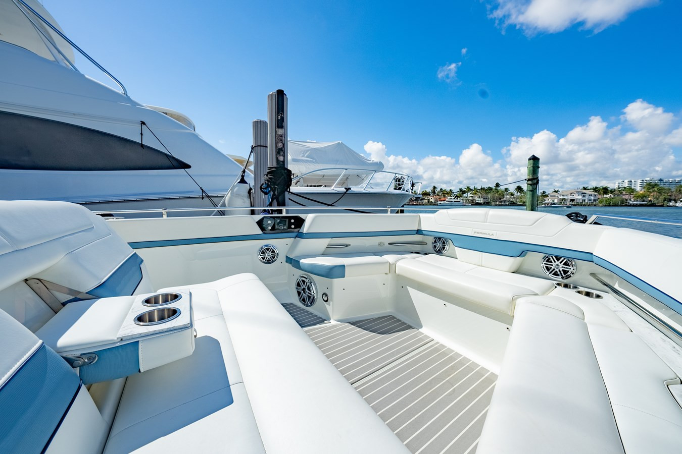 https://arconyachts.ams3.digitaloceanspaces.com/154418/conversions/large_4569288-optimize.jpg