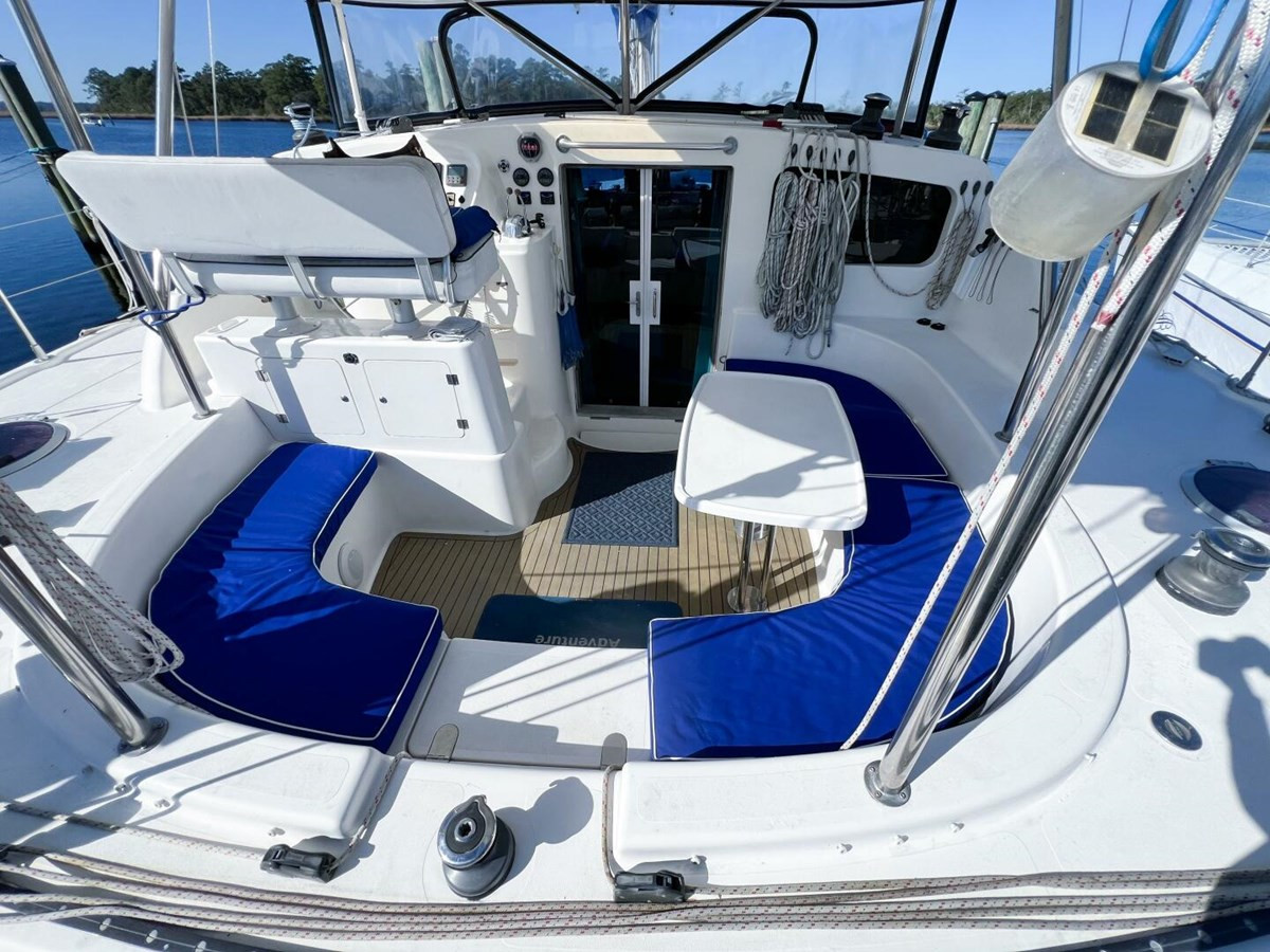 https://arconyachts.ams3.digitaloceanspaces.com/154422/conversions/large_4611392-optimize.jpg