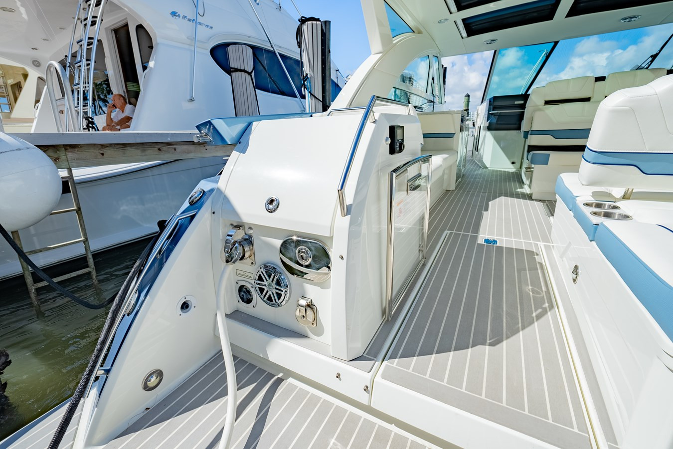 https://arconyachts.ams3.digitaloceanspaces.com/154433/conversions/large_4569295-optimize.jpg