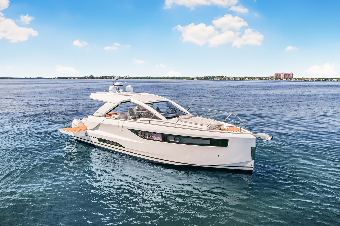https://arconyachts.ams3.digitaloceanspaces.com/154468/conversions/large_4656965-optimize.jpg